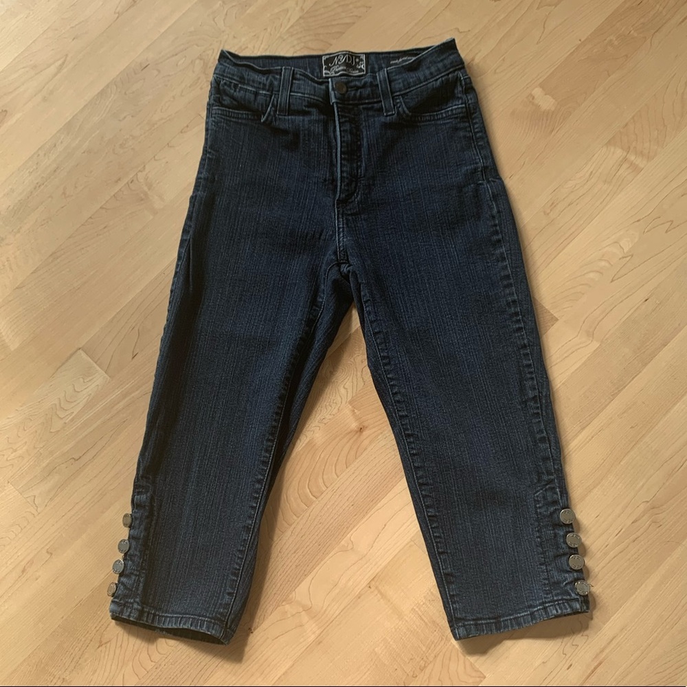 NYDJ Capri with button detail